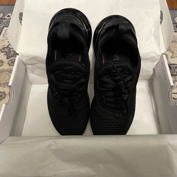 Nike Air Max 270 - Picture 2 of 6
